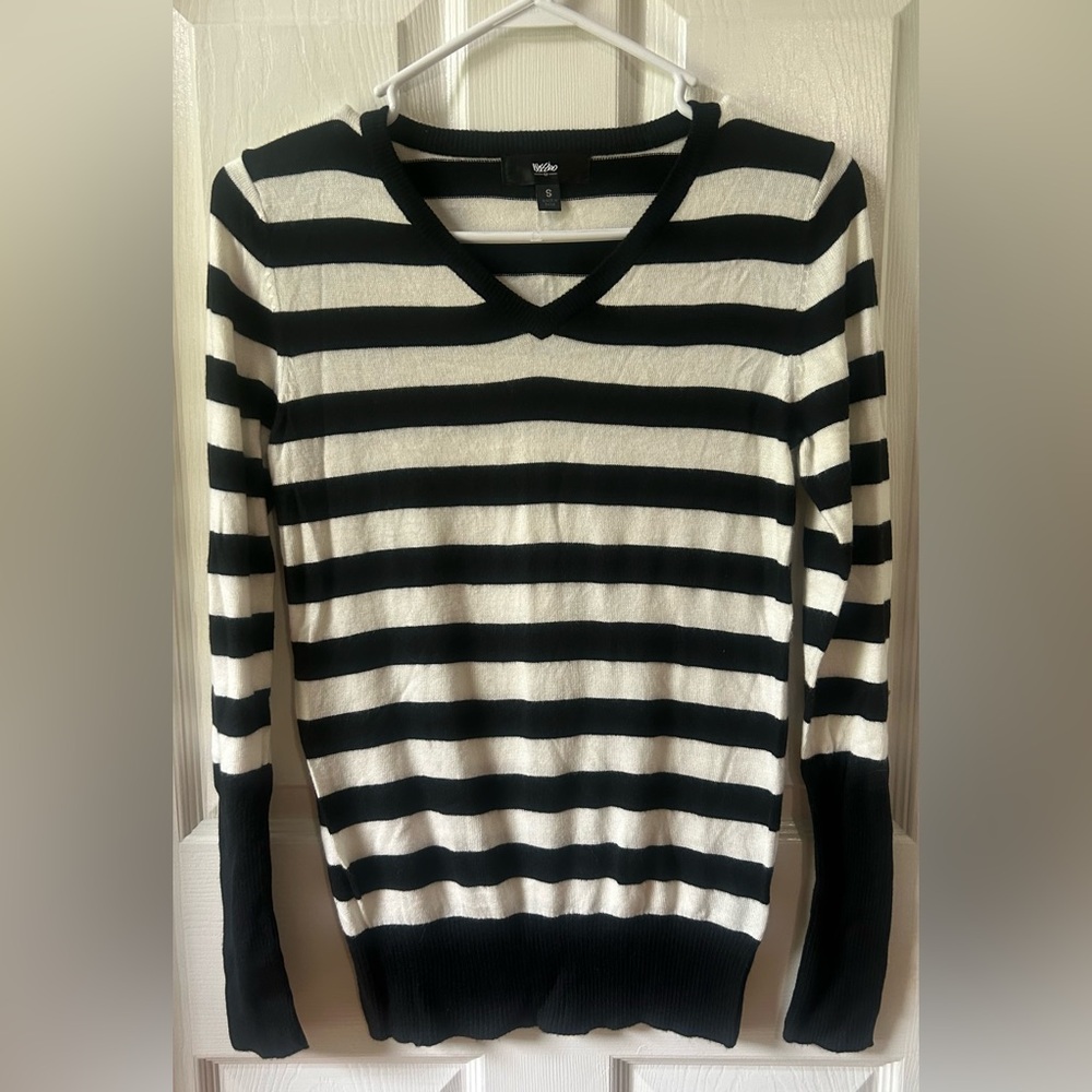 Mossimo small Black and white striped Vneck sweater